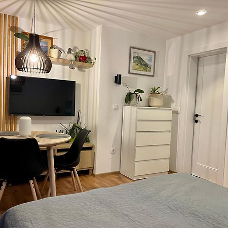 Apartments Pri Fencu Jesenice Kültér fotó