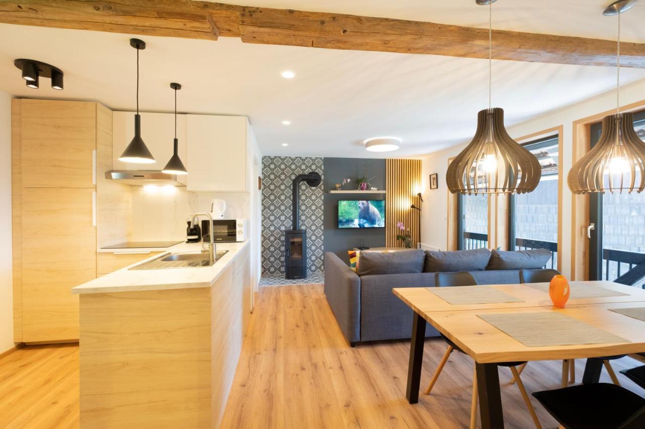 Apartments Pri Fencu Jesenice Kültér fotó