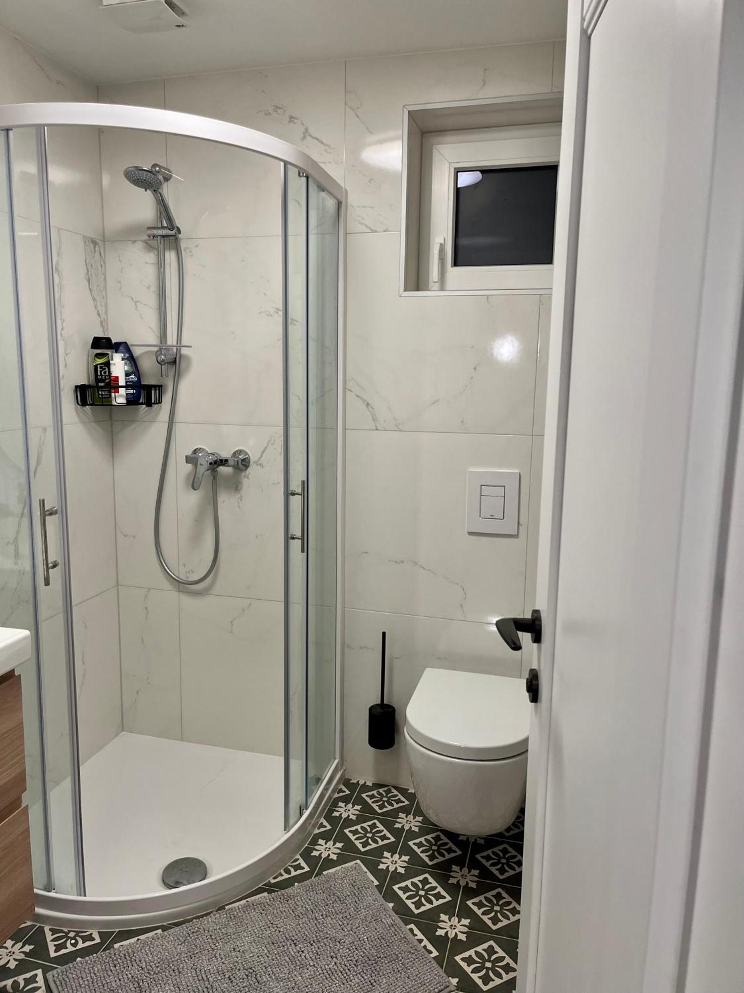 Apartments Pri Fencu Jesenice Kültér fotó